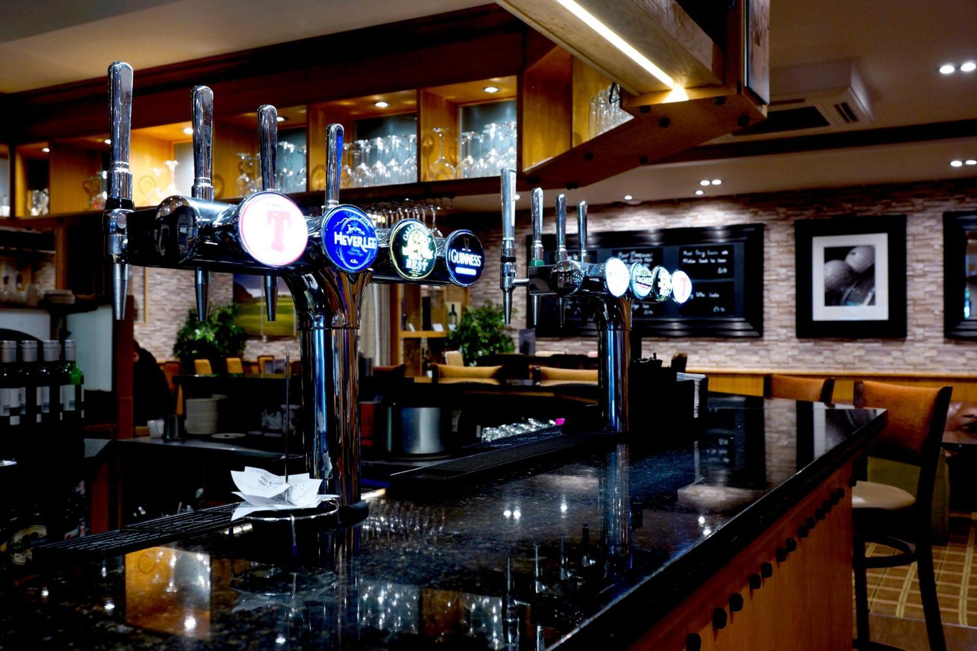 The Loans Inn Трун Екстер'єр фото